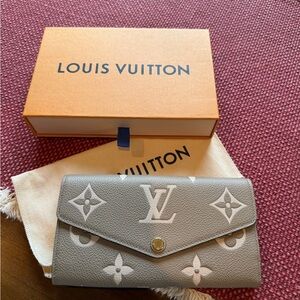 Louis Vuitton Gray and White Monogram Wallet